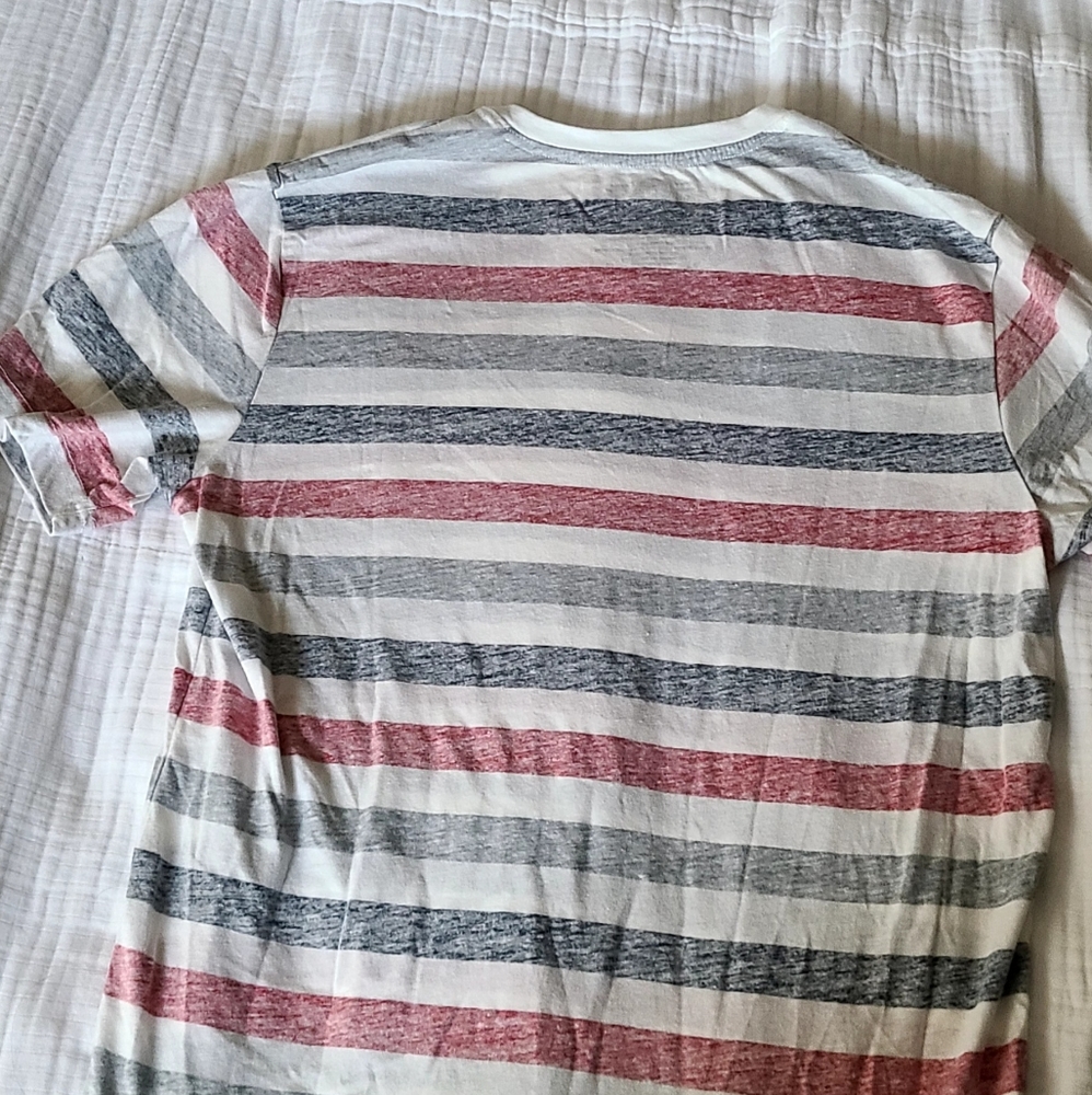 American Rag Men's Tee - Picture 2 of 3